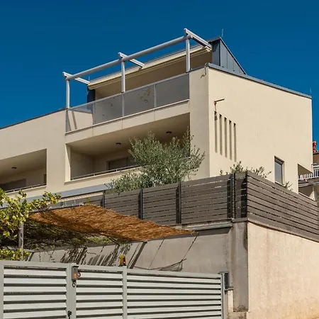 Gorgeous In With Wifi *